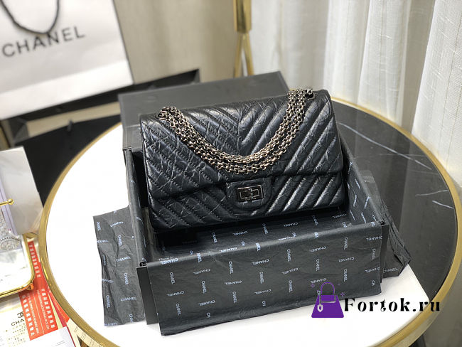 Chanel Medium Reissue 2.55 Aged Chervon Leather Black Metal 25cm - 1