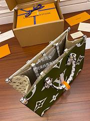 Louis Vuitton Onthego MM Monogram Khaki Green/White 34x26x13cm - 5