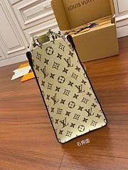 Louis Vuitton Onthego MM Monogram Khaki Green/White 34x26x13cm - 4
