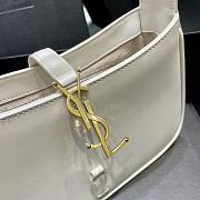 Ysl Le 5 À 7 Hobo Bag In Smooth Leather White 6572282 25x14x6cm - 6