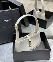 Ysl Le 5 À 7 Hobo Bag In Smooth Leather White 6572282 25x14x6cm - 4