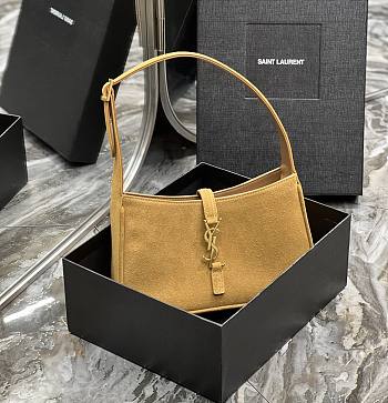 Ysl Le 5 À 7 Hobo Bag In Suede 6572282 25x14x6cm