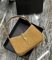 Ysl Le 5 À 7 Hobo Bag In Suede 6572282 25x14x6cm - 5