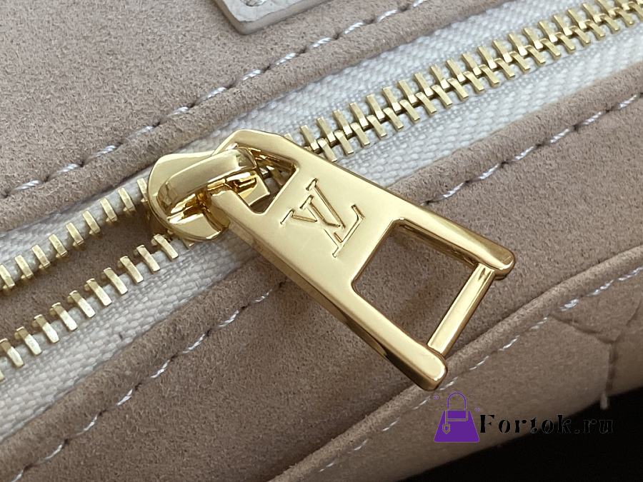 Louis Vuitton Onthego MM Khaki Green/Beige/Cream in Cowhide Leather with  Gold-tone - GB