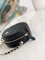 Chanel Round Clutch With Pearl Chain Black A68055 12x12x4.5cm - 2