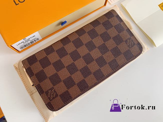 damier zipper wallet