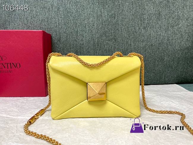 Valentino One Stud Nappa Bag With Chain Yellow 19x14x11cm - 1