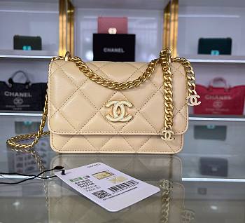 Chanel Clutch With Chain Lambskin Beige AP2635 11x15.5x4.5cm