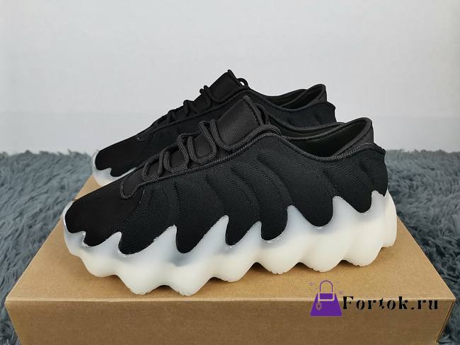 Yeezy Boost 400 Black/White H68031 - 1
