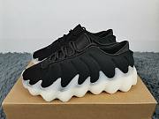 Yeezy Boost 400 Black/White H68031 - 1