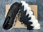 Yeezy Boost 400 Black/White H68031 - 3