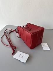 Bottega Veneta Cassette Red 680217 14x9x9cm - 5