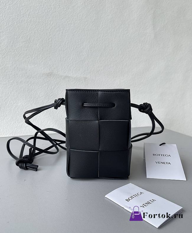 Bottega Veneta Cassette Black 680217 14x9x9cm - 1