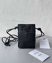 Bottega Veneta Cassette Black 680217 14x9x9cm - 1