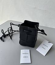 Bottega Veneta Cassette Black 680217 14x9x9cm - 6