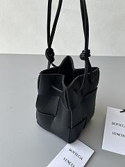 Bottega Veneta Cassette Black 680217 14x9x9cm - 3