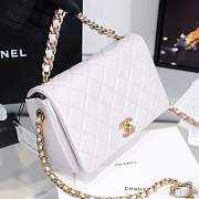 Chanel Shiny Quilted Lambskin Flap Bag White AS1895 20x13x7cm - 3