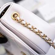 Chanel Shiny Quilted Lambskin Flap Bag White AS1895 20x13x7cm - 2