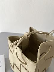 Bottega Veneta Cassette Beige 680218 18x14x14cm - 6