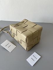 Bottega Veneta Cassette Beige 680218 18x14x14cm - 5