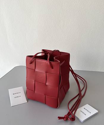 Bottega Veneta Cassette Red 680218 18x14x14cm