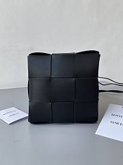 Bottega Veneta Cassette Black 680218 18x14x14cm - 2