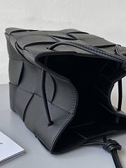 Bottega Veneta Cassette Black 680218 18x14x14cm - 6