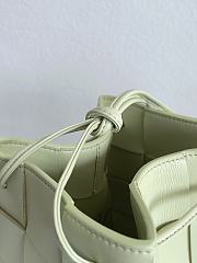 Bottega Veneta Cassette Lemon Green 680218 18x14x14cm - 2