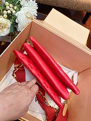 Louis Vuitton Coussin PM Red M57792 26x20x12cm - 2