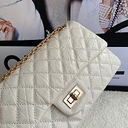 Chanel 2.55 Reissue Handbag Aged Calfskin White A37586 16x24x7.5cm - 4
