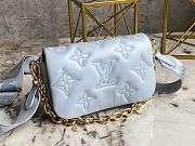 Louis Vuitton Wallet On Strap Bubblegram Light Blue M81399 20x12x6cm - 6