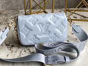 Louis Vuitton Wallet On Strap Bubblegram Light Blue M81399 20x12x6cm - 3