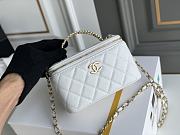 Chanel Vanity Case With Top Handle Grained Leather White 17cm - 3