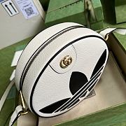 Gucci Round Shoulder Bag White 702626 22x22x7cm - 6