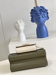 Louis Vuitton Twist MM Epi Leather Kaki Green/White M59884 19x15x9cm - 4
