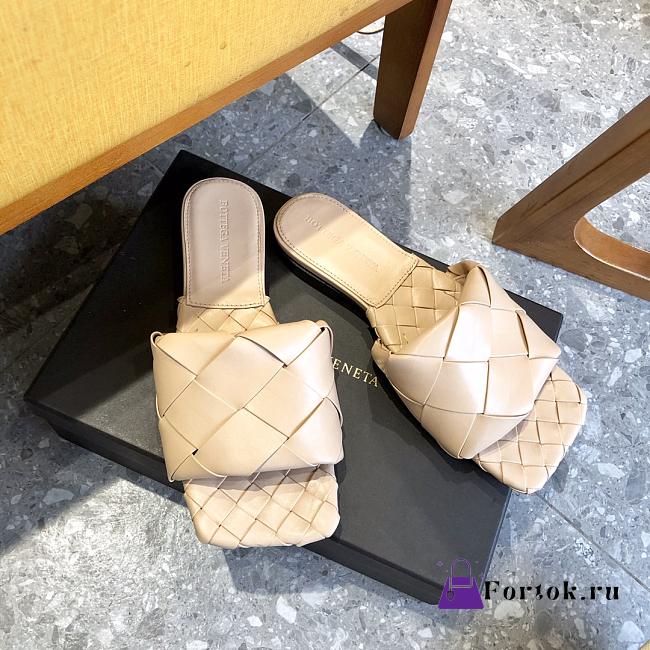 Bottega Veneta Lido Flat Sandals Light Beige 608853 - 1