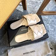 Bottega Veneta Lido Flat Sandals Light Beige 608853 - 2