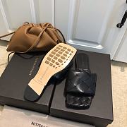 Bottega Veneta Lido Flat Sandals Black 608853 - 5