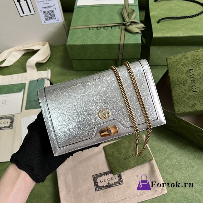 Gucci Mini Diana Bag With Bamboo Silver 696817 19x11x5cm - 1