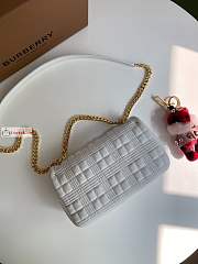 Burberry Small Lola Bag In Quilted Leather White 23x13x6cm - 5