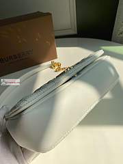 Burberry Small Lola Bag In Quilted Leather White 23x13x6cm - 3
