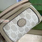 Gucci Belt Bag With Interlocking G White/Beige 682933 23cm - 4