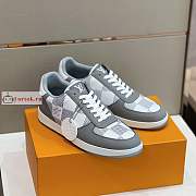 Louis Vuitton Rivoli Sneaker Grey 1A9ZEO - 1