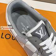 Louis Vuitton Rivoli Sneaker Grey 1A9ZEO - 2