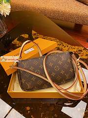 Louis Vuitton Pochette Accessoires Bag Monogram Canvas M40712 23.5x13.5x4cm - 1