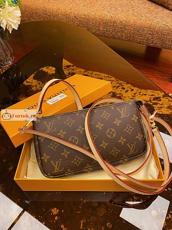 Louis Vuitton Pochette Accessoires Bag Monogram Canvas M40712 23.5x13.5x4cm