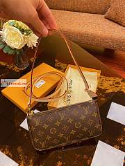 Louis Vuitton Pochette Accessoires Bag Monogram Canvas M40712 23.5x13.5x4cm - 2
