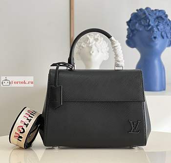 Louis Vuitton Cluny BB Epi Leather Black M59134 28 x 20 x 10 cm