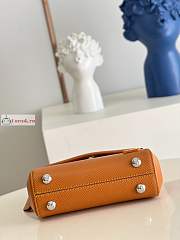 Louis Vuitton Mini Cluny Epi Leather Gold Honey M58931 20x16x7.5cm - 3