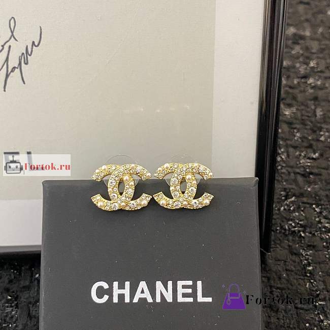 Chanel CC Logo With Pearl In Gold-tone Earrings - 1